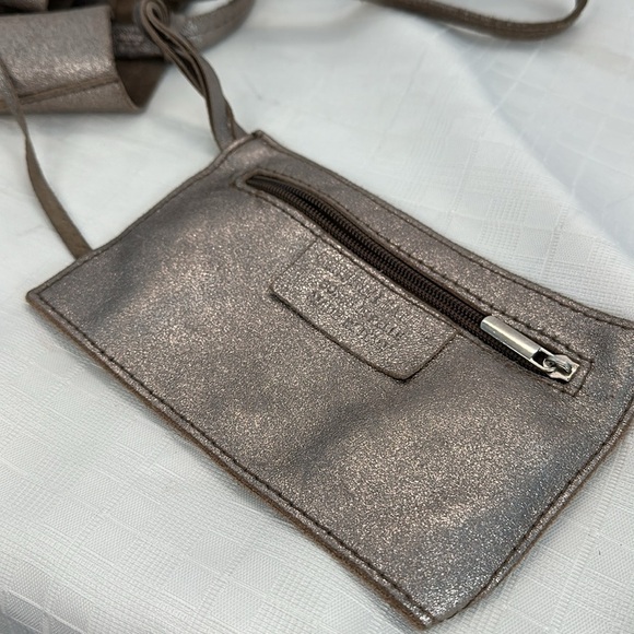 Vera Pelle leather tote in metallic gold - Picture 8 of 11